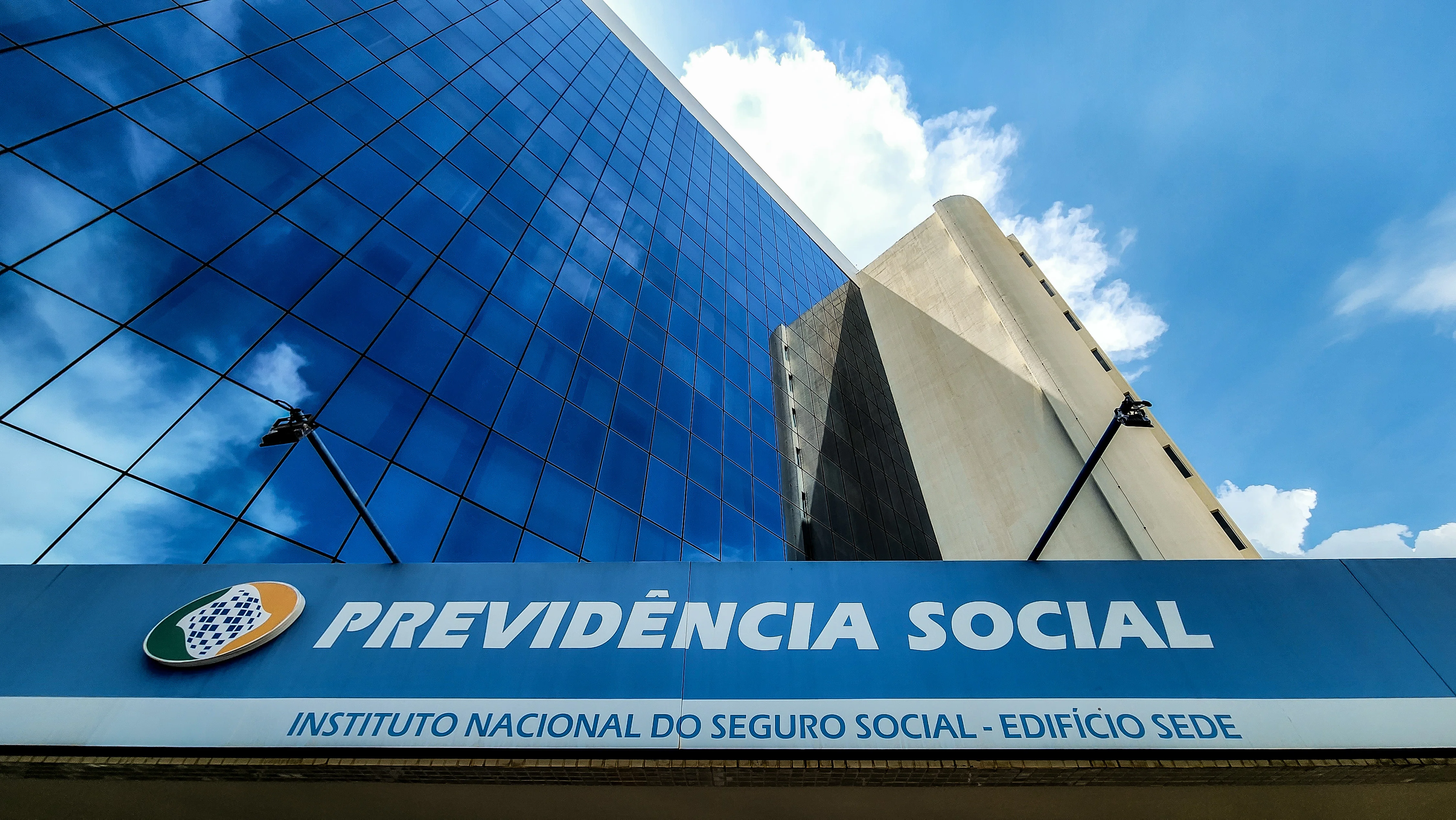 Concurso INSS 2026: governo anuncia 2 mil vagas pelo programa Acelera INSS
